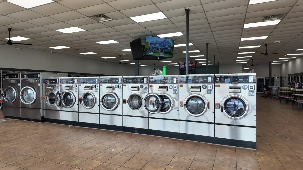 Splash Dry Cleaners East Dublin Granville, OH Laundromat | Splash Laundry - Modern Self ...